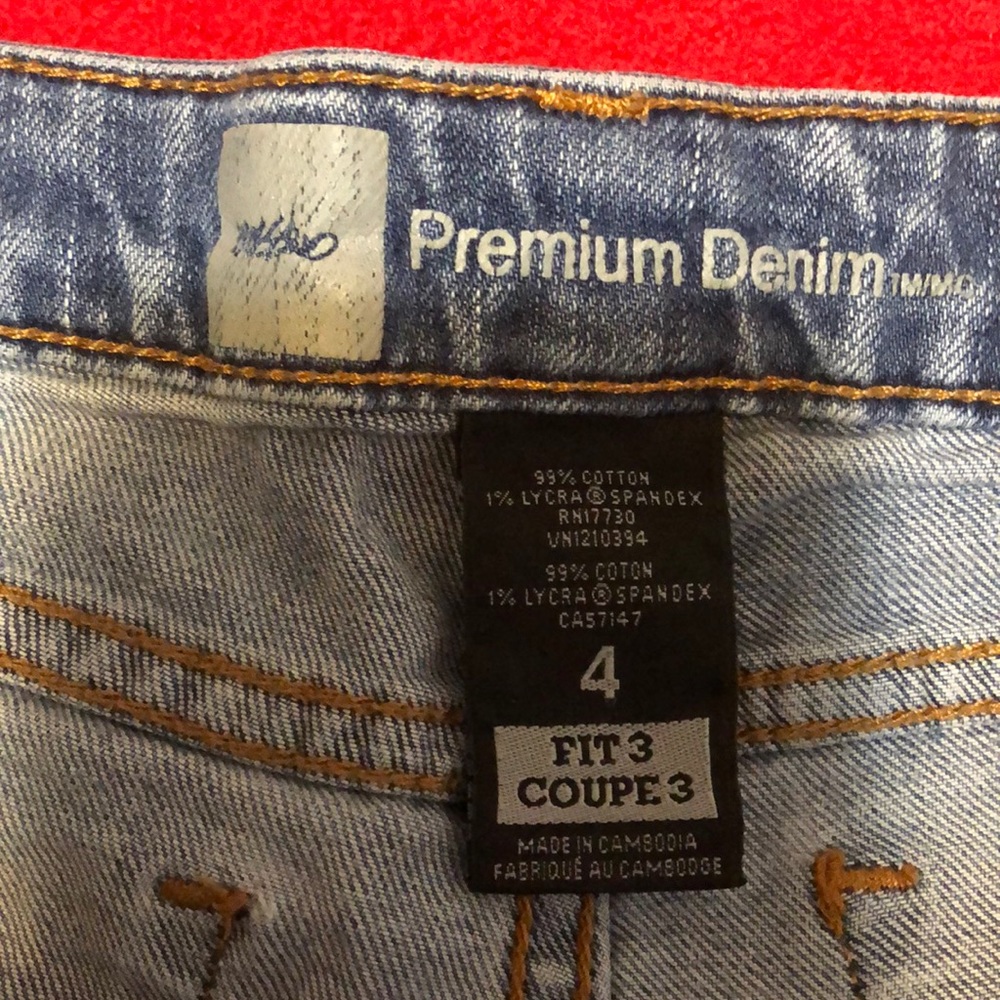 Jean Shorts - Picture 4 of 4